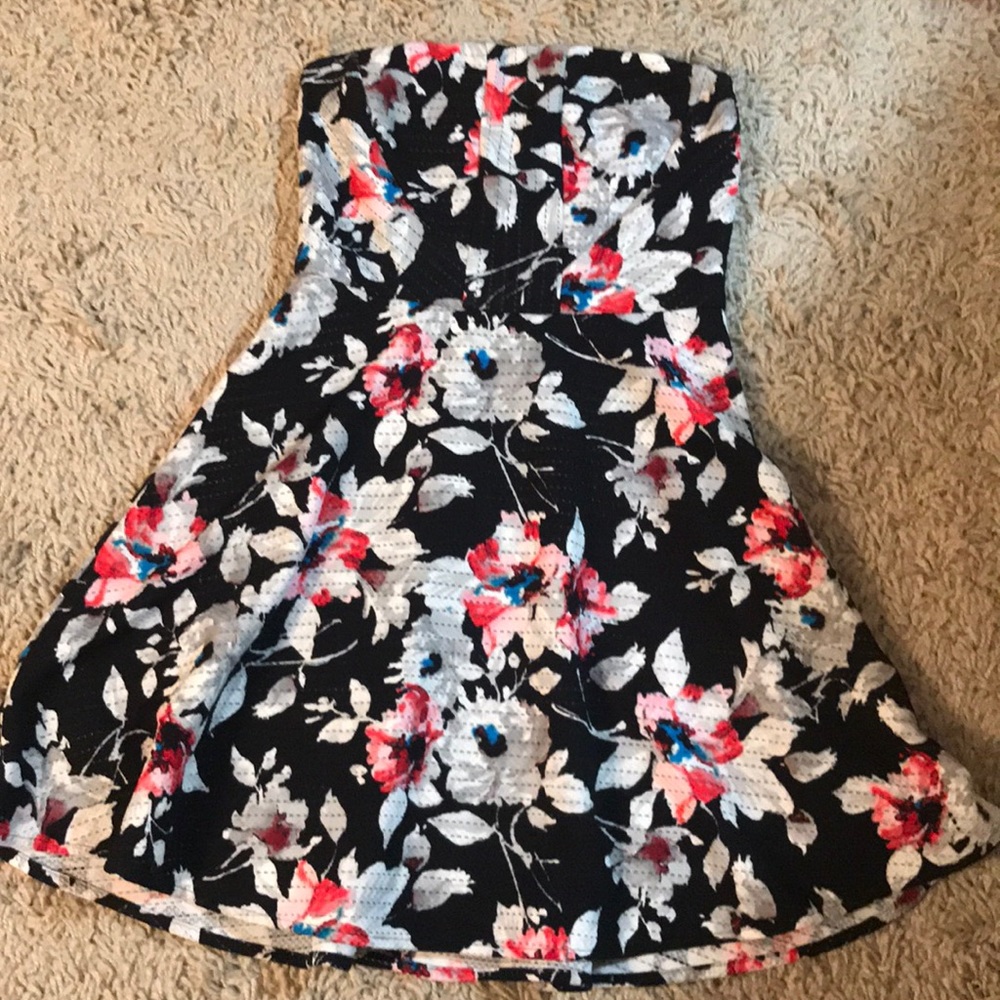 EXPRESS FLORAL STRAPLESS DRESS 🌺